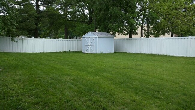 Foto del edificio - A Ranch type single family home