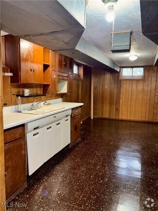Building Photo - 1007 Ford Rd