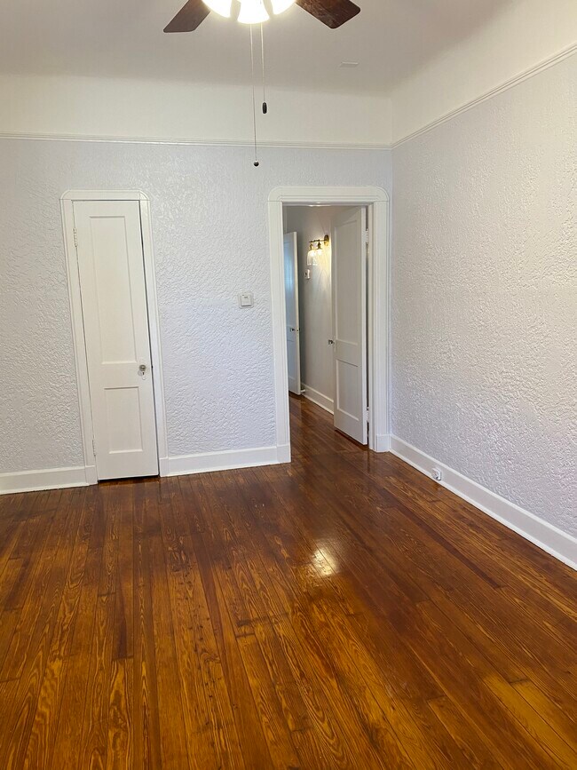 Bedroom - 5267 Tchoupitoulas St