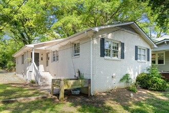 Building Photo - 915 N Buchanan Blvd