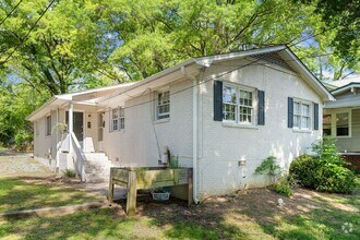 Building Photo - 915 N Buchanan Blvd