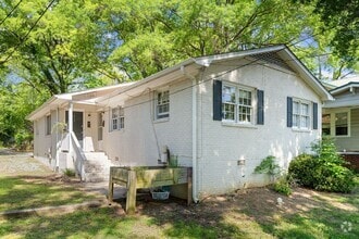 Building Photo - 915 N Buchanan Blvd