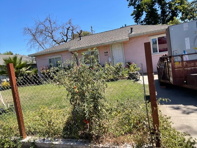 Building Photo - 1115 Kingsley Ave