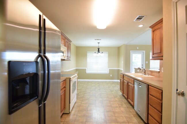 Building Photo - 1204 Westend Dr