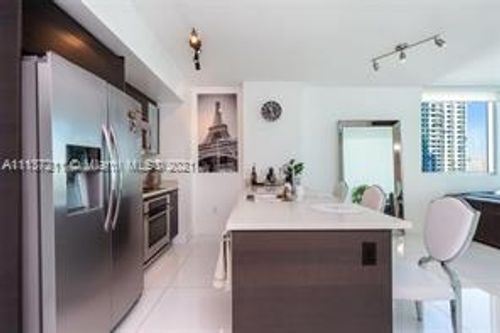 Foto del edificio - 500 Brickell Key Dr