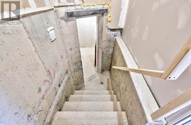 Building Photo - 719 Stonebridge Ave