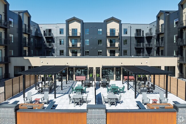 Patio de servicios al aire libre - Cannery Square North