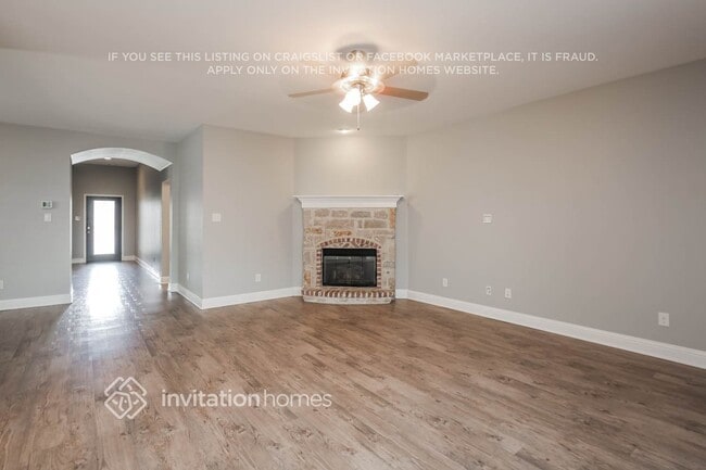 Building Photo - 1304 Roadrunner Dr