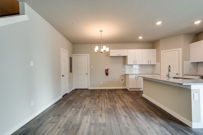 Building Photo - GORGEOUS 2 BEDROOM FOUR PLEX LOCATED IN MI...