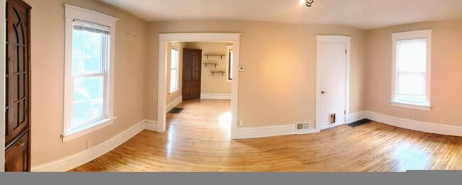 Building Photo - 423 Fillmore St NE