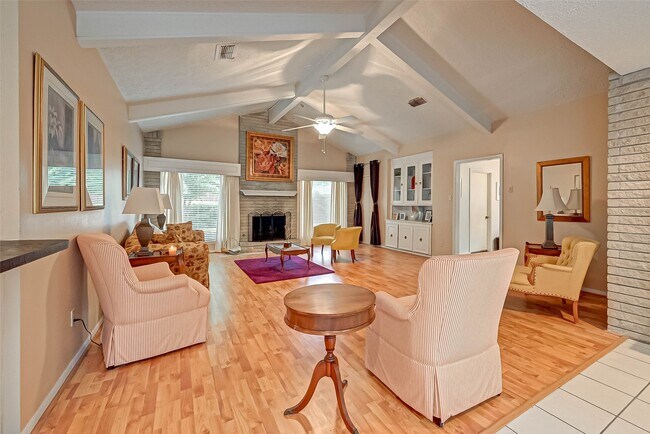 Foto del edificio - 3631 Glenpine Dr