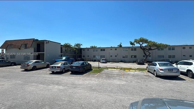 Building Photo - 3901 SW 112th Ave