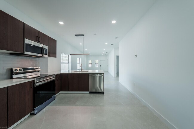 Foto del edificio - 536 NW 12th Ave