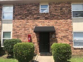 Building Photo - 625 N Betty Jo Dr