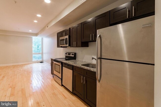 Foto del edificio - 319 N Preston St