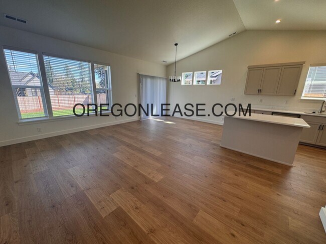 Foto del edificio - Gorgeous New Construction in Brand New Veneta Subdivision
