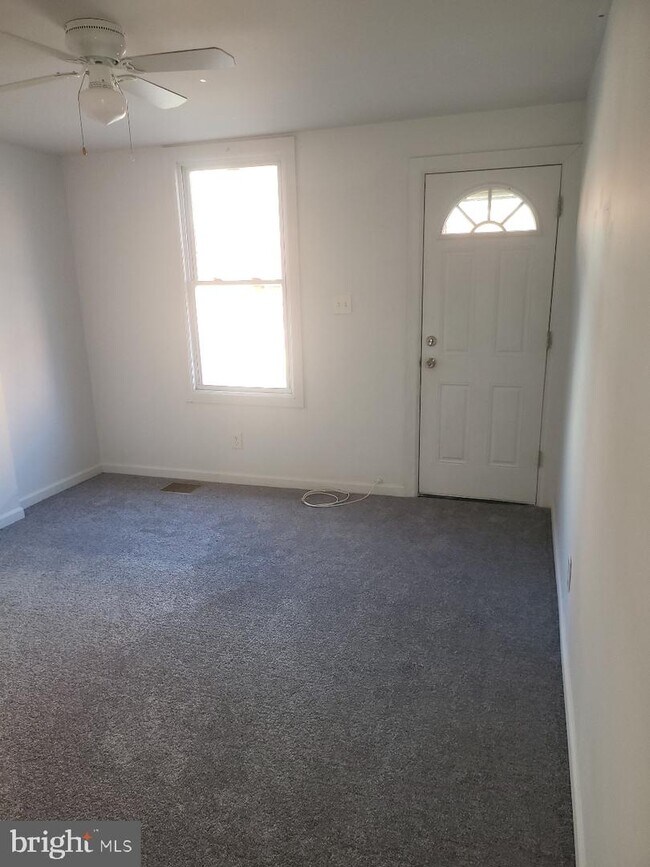 Building Photo - 316 Ridgeway St