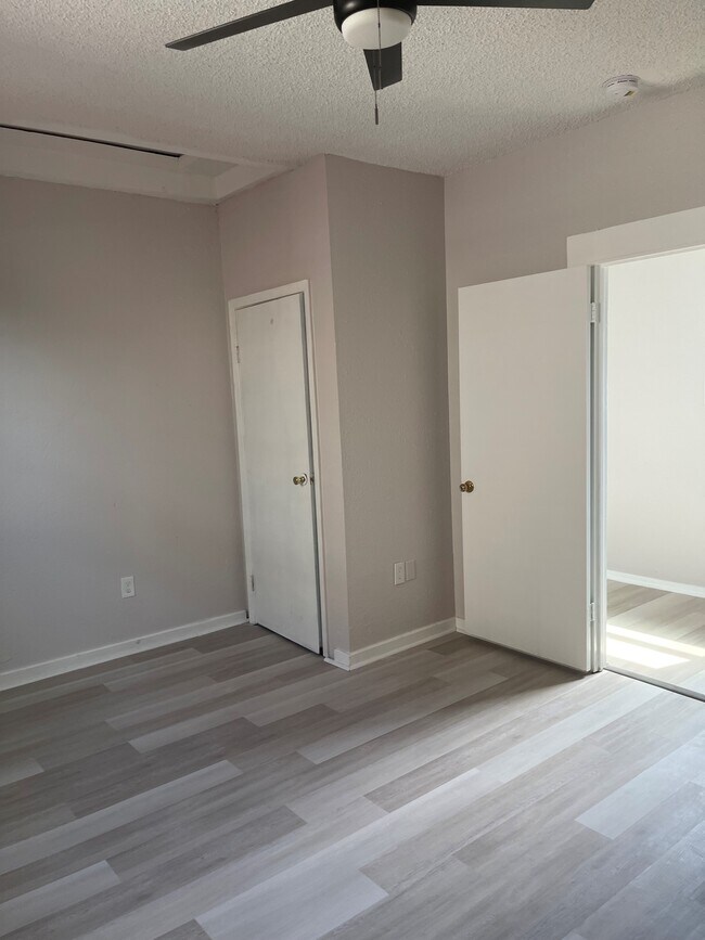 DORMITORIO 1 - 4115-1 Avenue M
