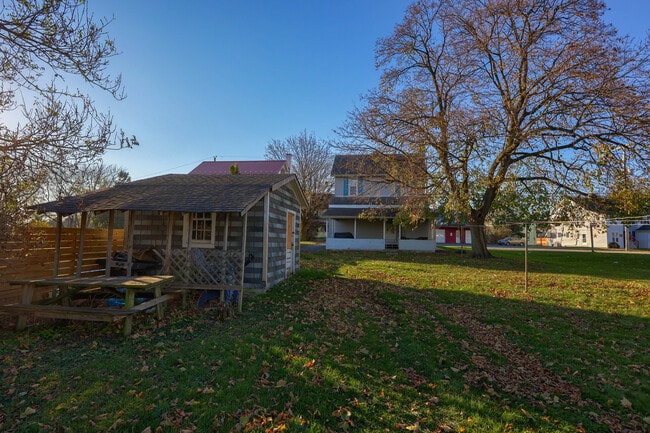 Building Photo - 7 Twin Brook Rd