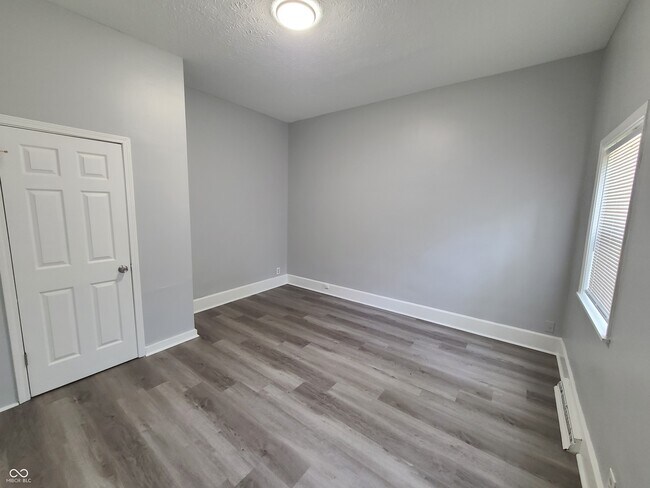 Building Photo - 972 N Belleview Pl