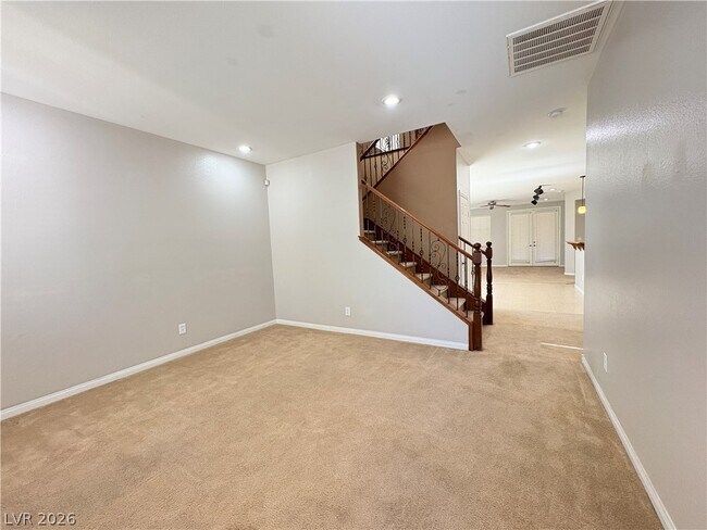 Foto del edificio - 5769 Danish Garden St