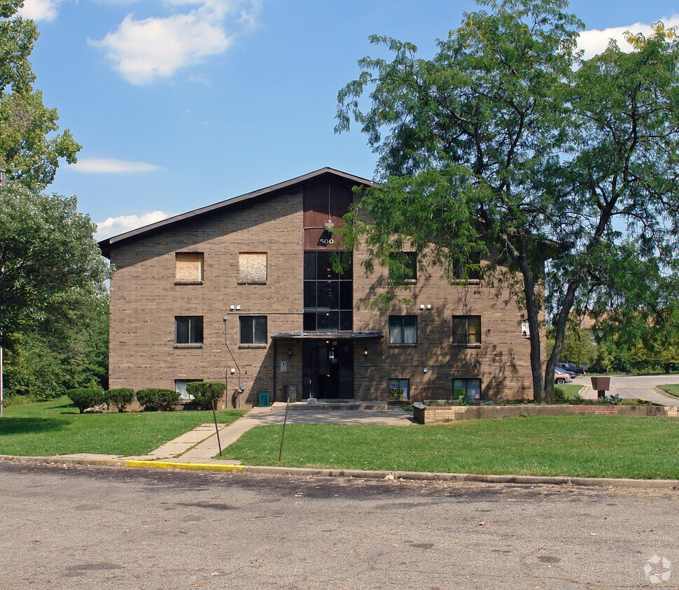 Maplewood Manor Apartaments - Maplewood Manor Apartments