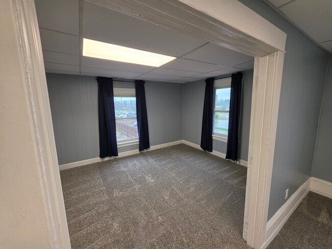 Living Room - 607 Manchester St