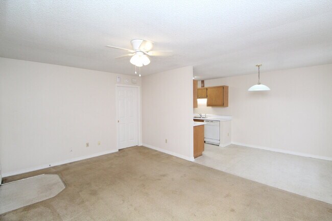 Building Photo - Cozy 1BR in Northeast Pensacola – Move-In Ready