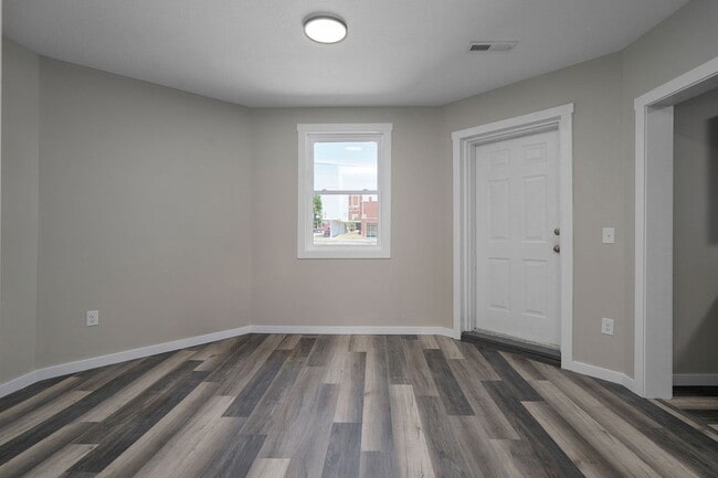Building Photo - 652 S Jefferson Ave