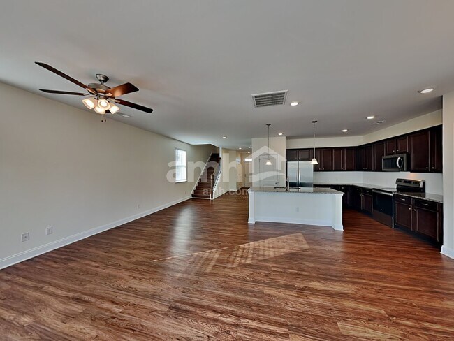 Foto del edificio - 174 Twin River Dr
