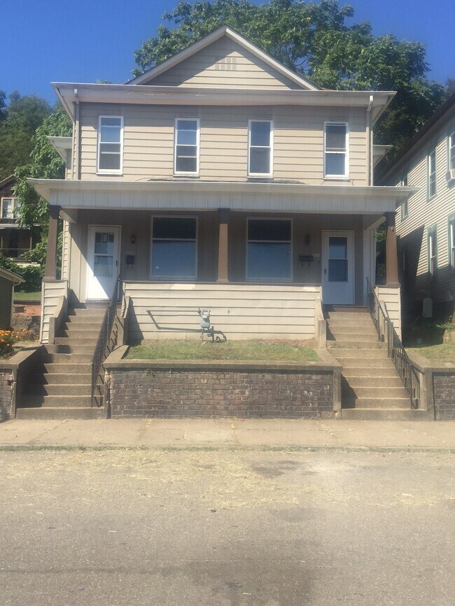 Building Photo - 4271 Franklin St