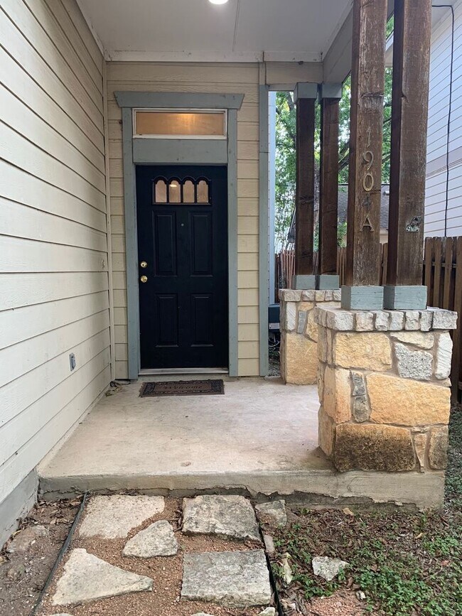 Foto del edificio - 1904 W 42nd St