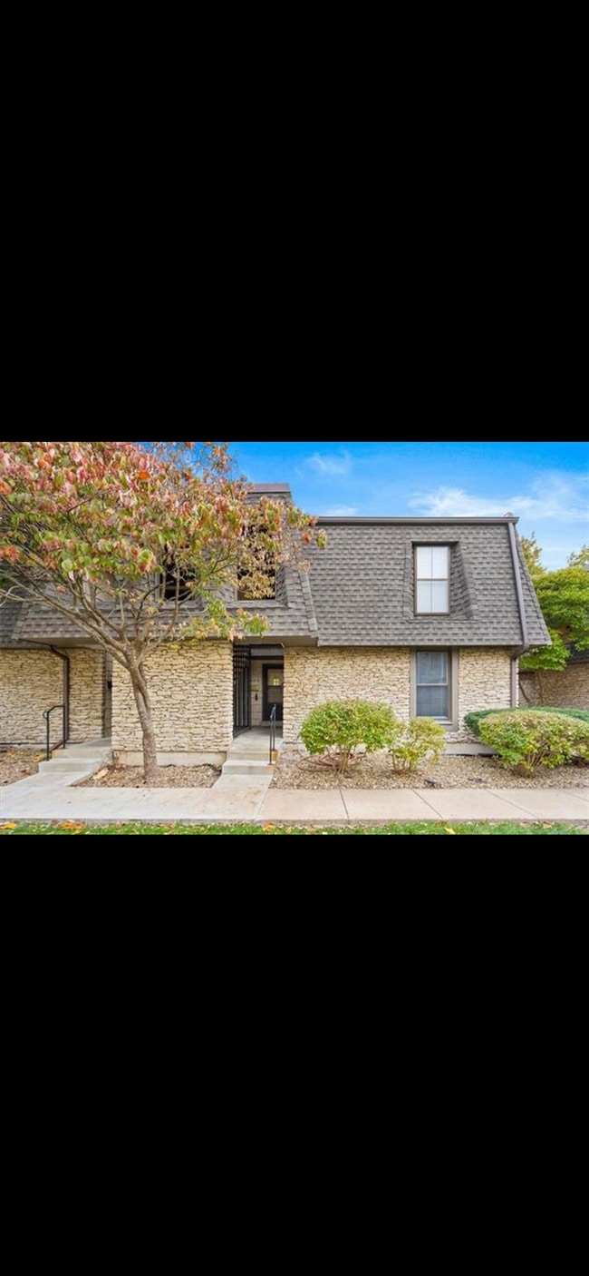 Building Photo - 7443 W 102nd Ct