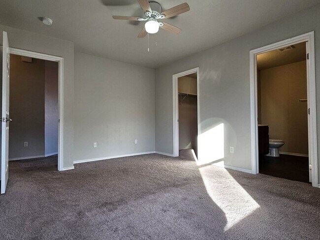 Foto del edificio - Charming 3 bedroom in the heart of Noble, OK!