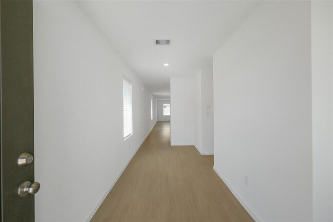 Foto del edificio - 1107 Rustic Willow Dr