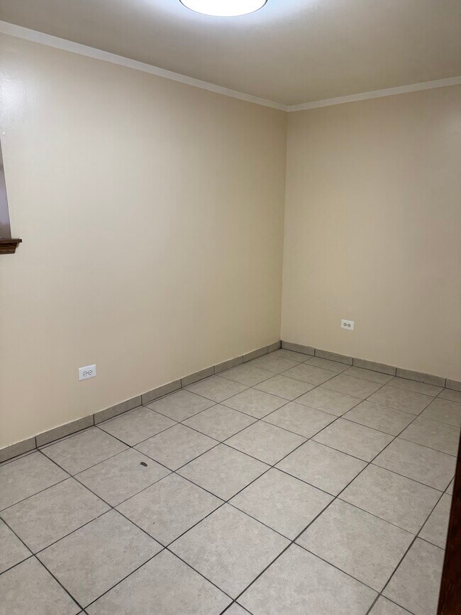 Foto del edificio - 3748 W Cermak Rd