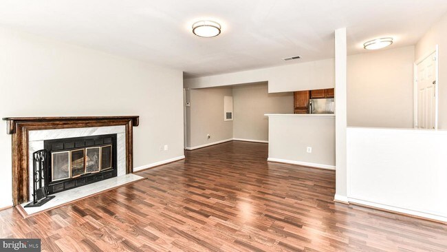 Foto del edificio - 2221E Lovedale Ln