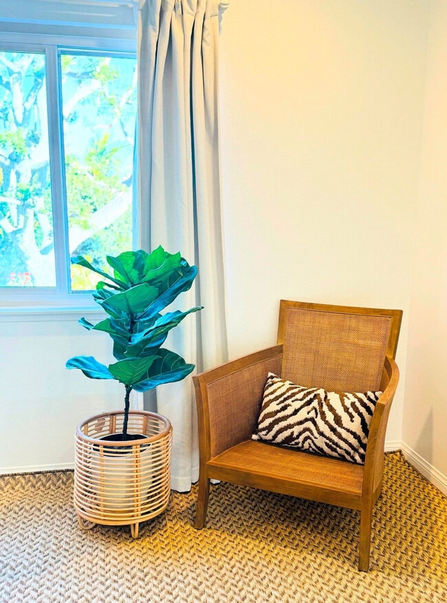 Building Photo - 2565 Pinewood St