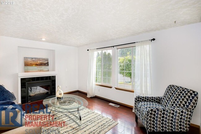 Foto del edificio - Charming Home in Dekum Triangle