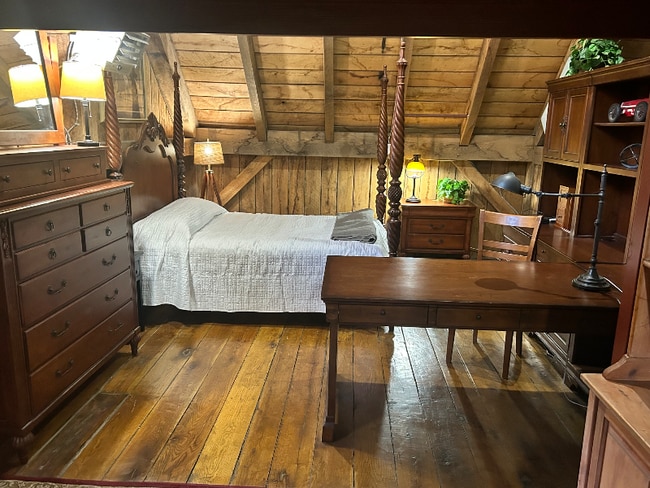 Foto del edificio - 155 Madrone Ave