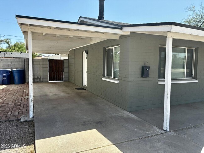 Foto del edificio - 1041 W 18th St