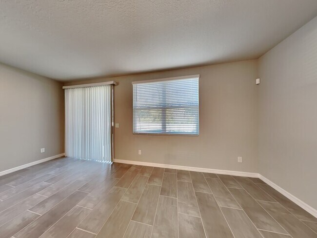 Foto del edificio - 1586 Grand Rue Dr