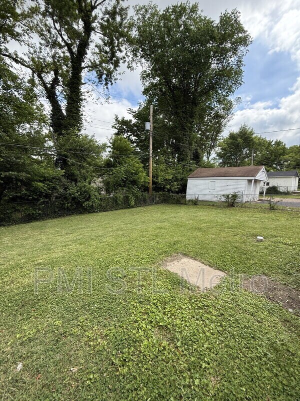 Building Photo - 8051 Airport Rd