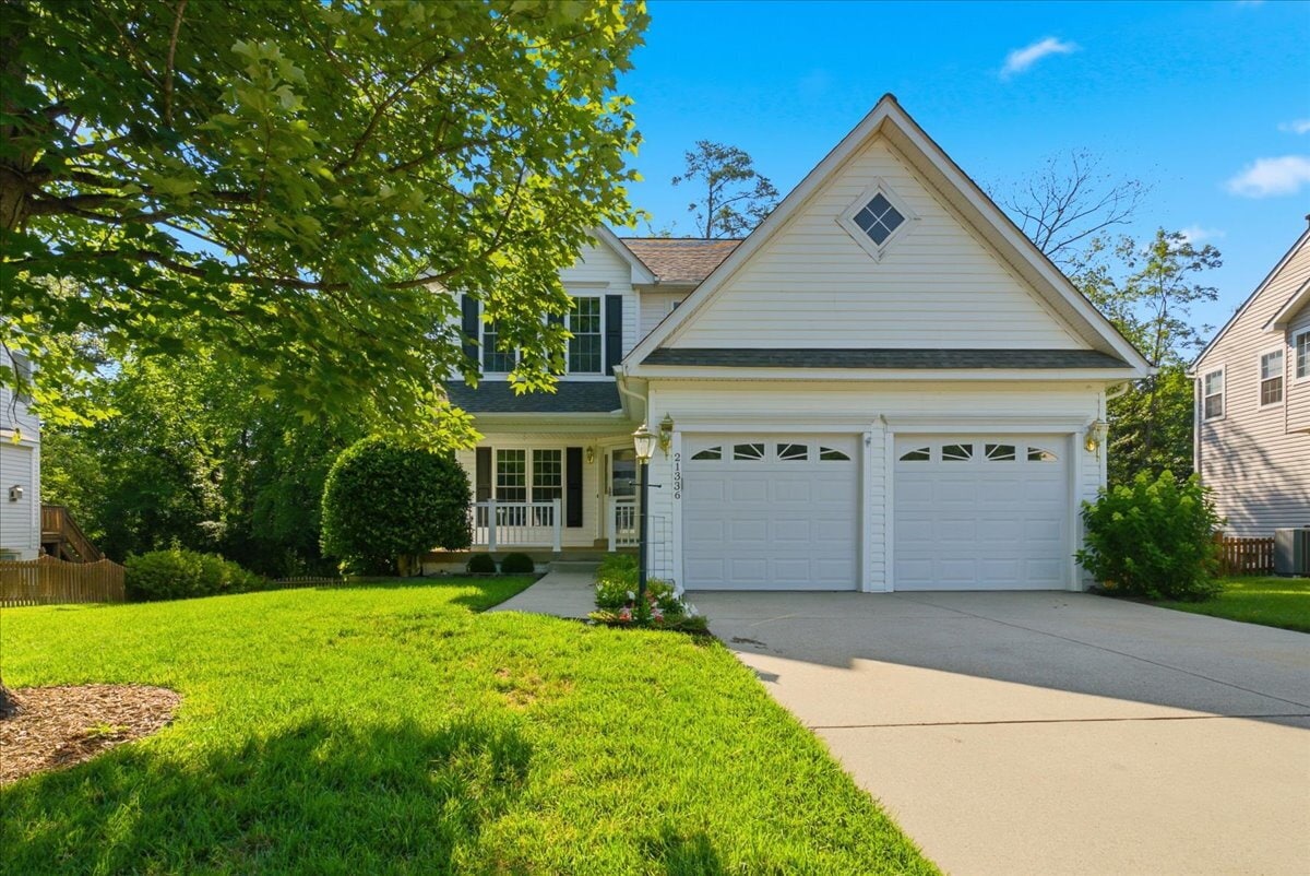 Spacious Broadlands Home Backing to Nature with Expansive Outdoor Living - Spacious Broadlands Home Backing to Nature with Expansive Outdoor Living