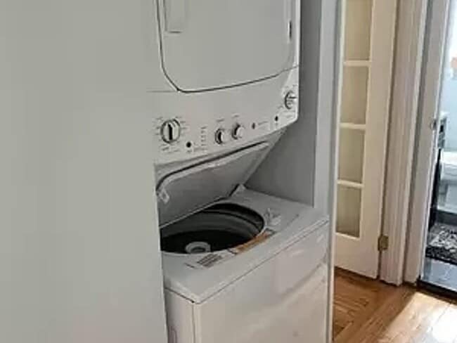 Building Photo - Sturnning 2 Bedroom Condo in Brooklyn