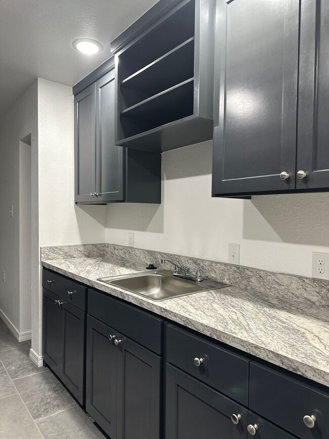 Building Photo - S. J Duplex