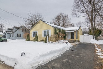 Building Photo - 72 Garland St