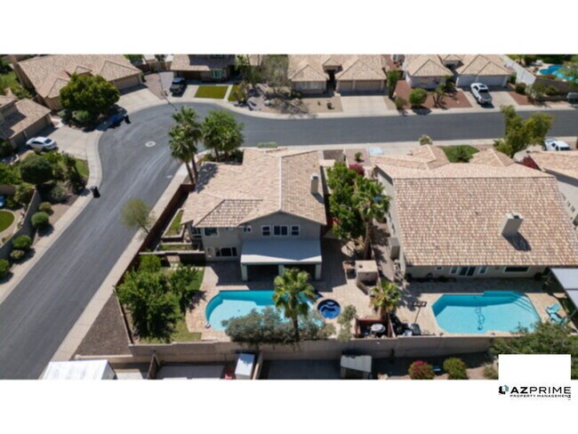 Building Photo - Stunning 5/3 Phoenix home in the prestigio...