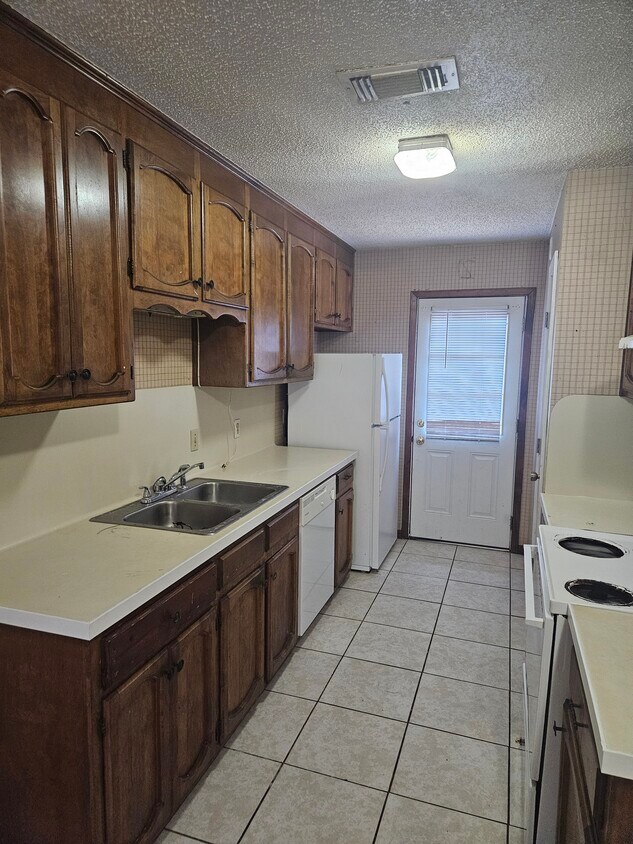 Foto del edificio - 10642 Stanley Aubin Ln