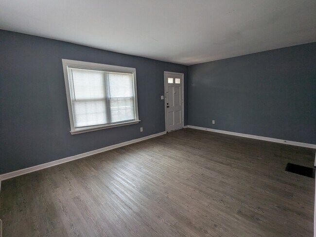 Foto del edificio - 347 N Roosevelt Ave